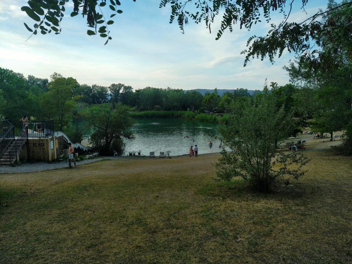 Camping Homair Domaine Des Iscles Mobil-Home Climatise La Roque-d'Antheron Exterior foto